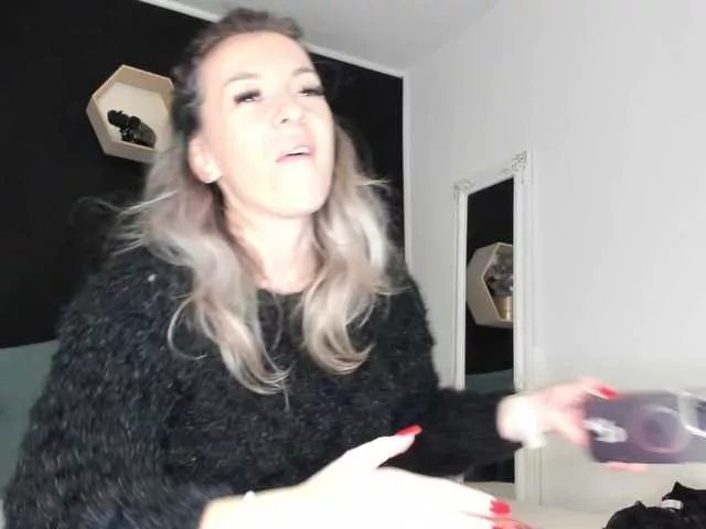 Offline Alesys69 on BongaCams