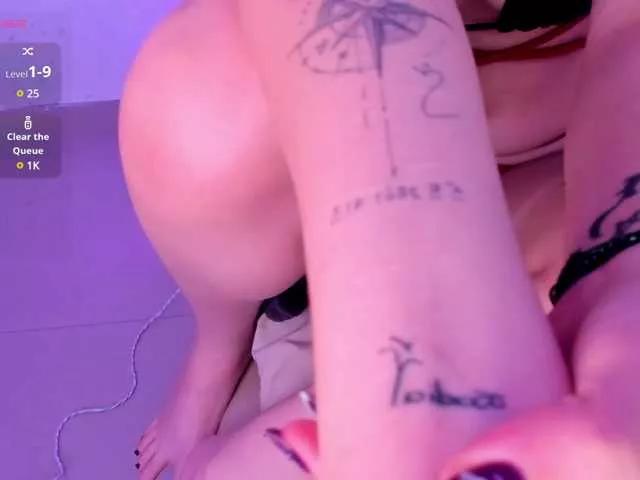 AlexaFoxy18 on BongaCams 