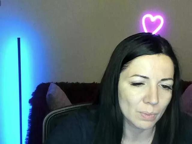 AlikaLorensTalk on BongaCams 