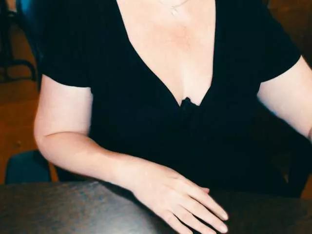 Alisa1917 on BongaCams 