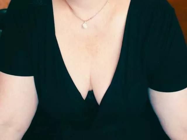 Alisa1917 on BongaCams 