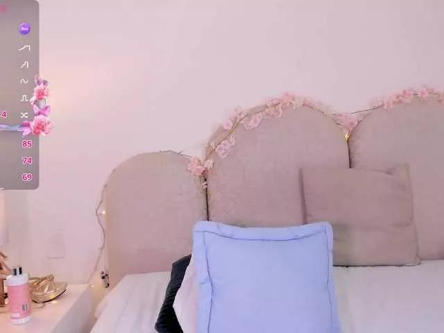 allanaluna on BongaCams 