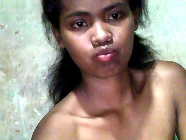 Offline Allycha1 on BongaCams