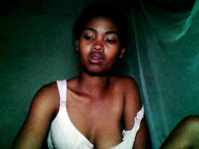 Offline Allycha1 on BongaCams