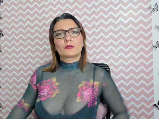 Amie-Adams82 on BongaCams 