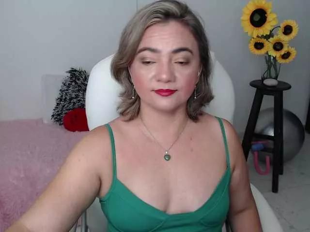 ana-milf on BongaCams 