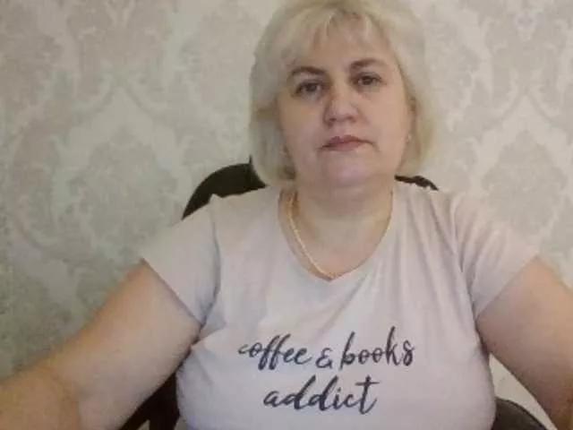 AngelaFamez on BongaCams 