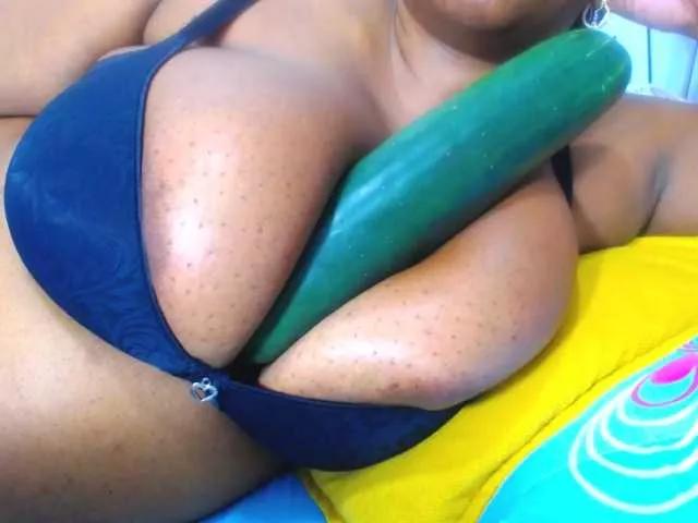antonelax on BongaCams 