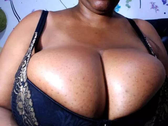 antonelax on BongaCams 
