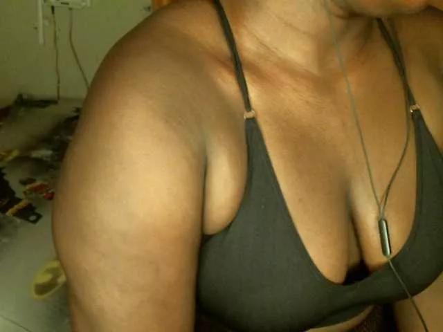 BLACKQUEEN344 on BongaCams 