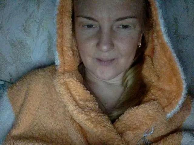 BlondyVio on BongaCams 