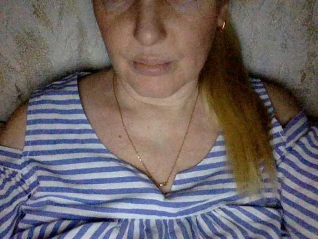 BlondyVio on BongaCams 