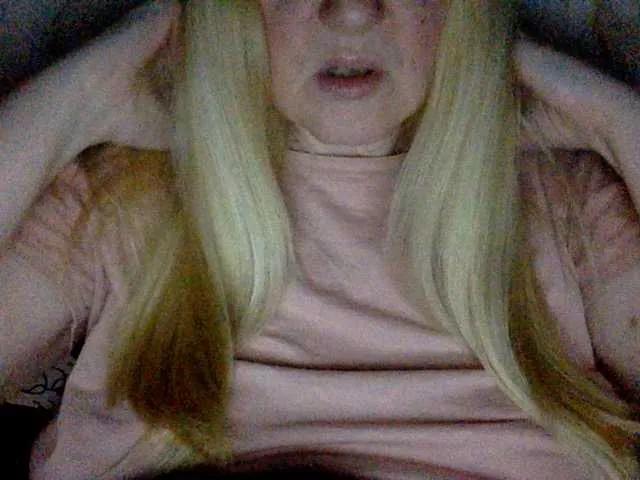 BlondyVio on BongaCams 