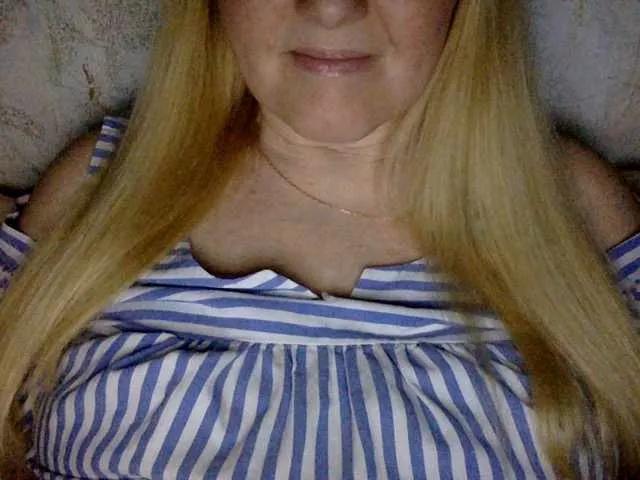 BlondyVio on BongaCams 