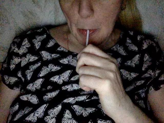 BlondyVio on BongaCams 