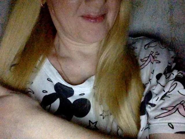 BlondyVio on BongaCams 