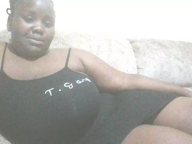 Bursty-Monique on BongaCams 