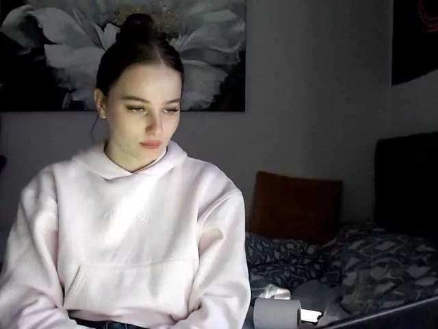 Carolinepro on BongaCams 