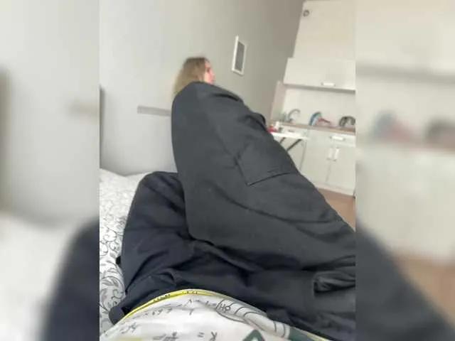 CaysiCouple on BongaCams