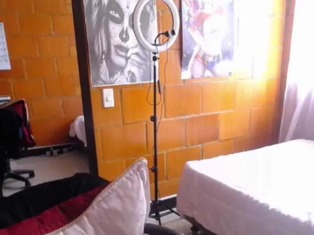 Charlotemple5 on BongaCams 