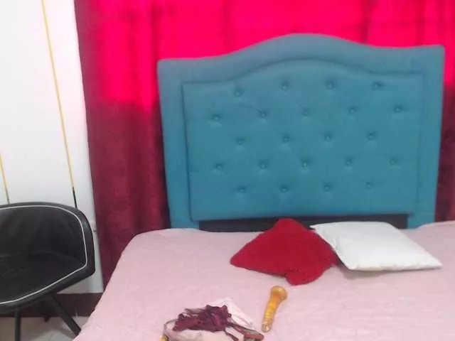 Freechat Charlotte-xoxo on BongaCams