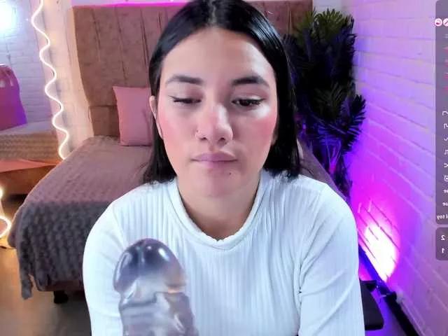 Chiara-tay on BongaCams 