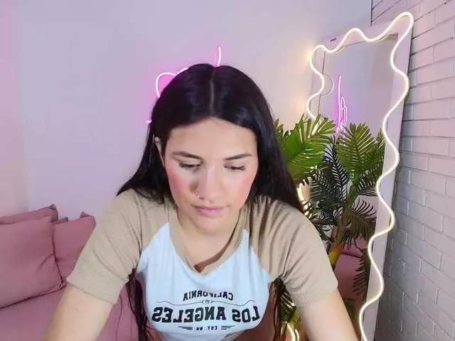Chiara-tay on BongaCams 