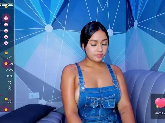 chloeevans on BongaCams 