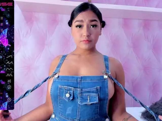 chloeevans on BongaCams 