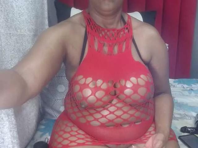 CreamyBum on BongaCams 
