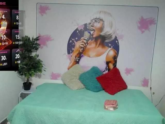 cristal-horny19 on BongaCams 
