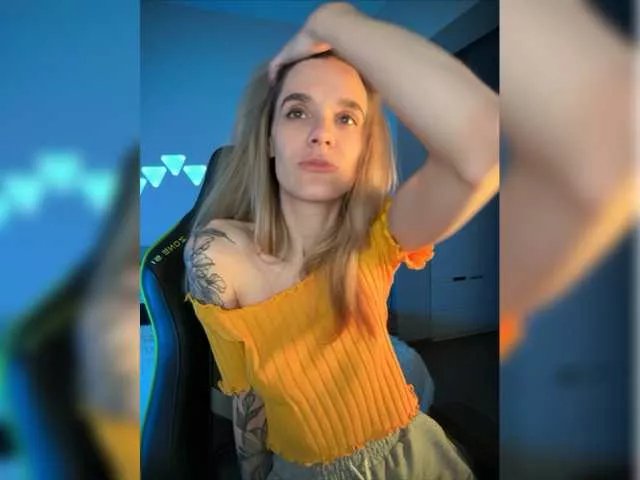 Offline Damkiky on BongaCams