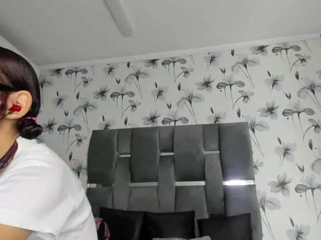 Ehotloveaxxx on BongaCams 