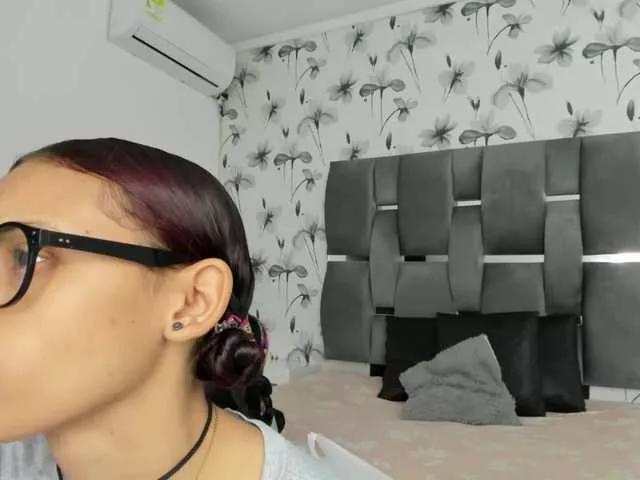 Ehotloveaxxx on BongaCams 