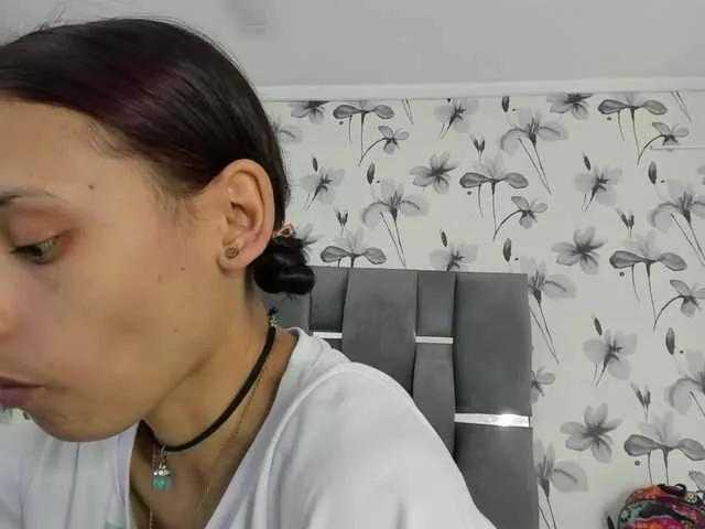 Ehotloveaxxx on BongaCams 