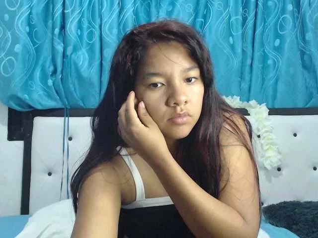 EmelyWhitte on BongaCams 