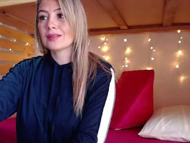 EmmaHenderson on BongaCams 