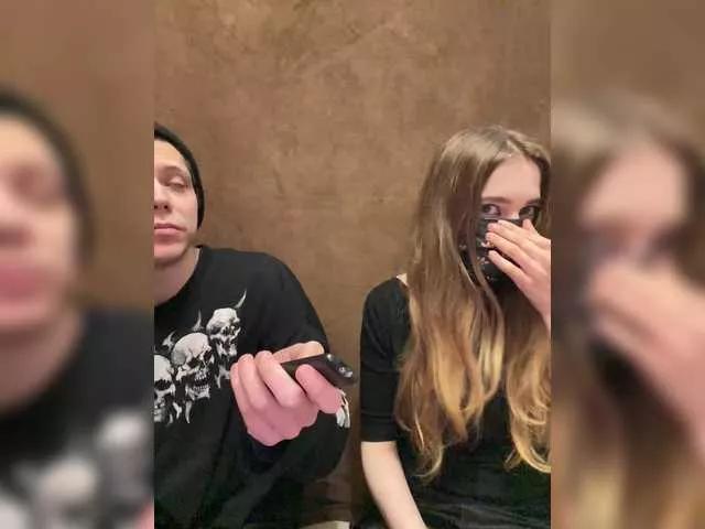 Emmalove13 on BongaCams 