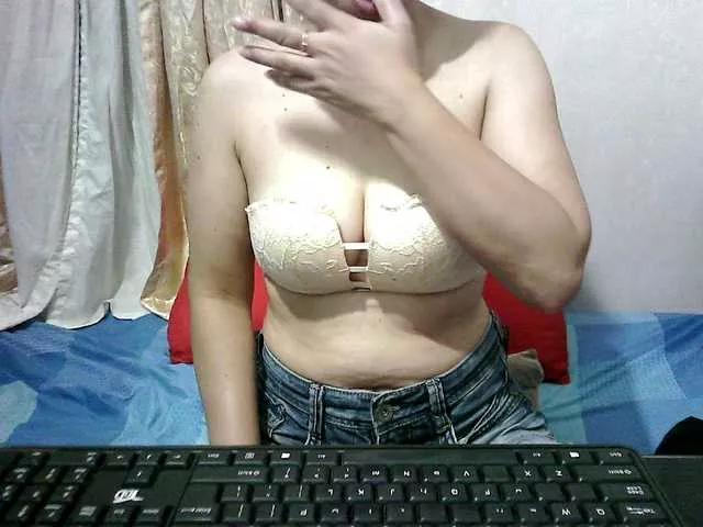 erica-4u on BongaCams 