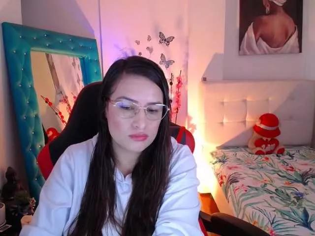esmeraldaa098 on BongaCams 
