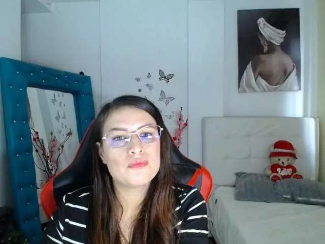 esmeraldaa098 on BongaCams 