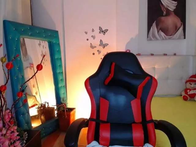 esmeraldaa098 on BongaCams 