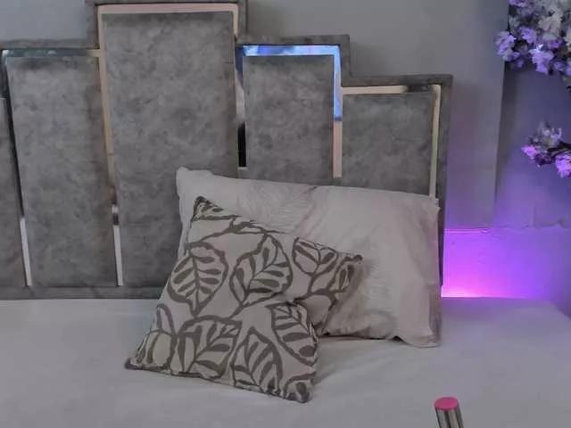 GabyyJones on BongaCams 