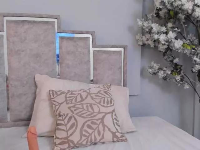 GabyyJones on BongaCams 
