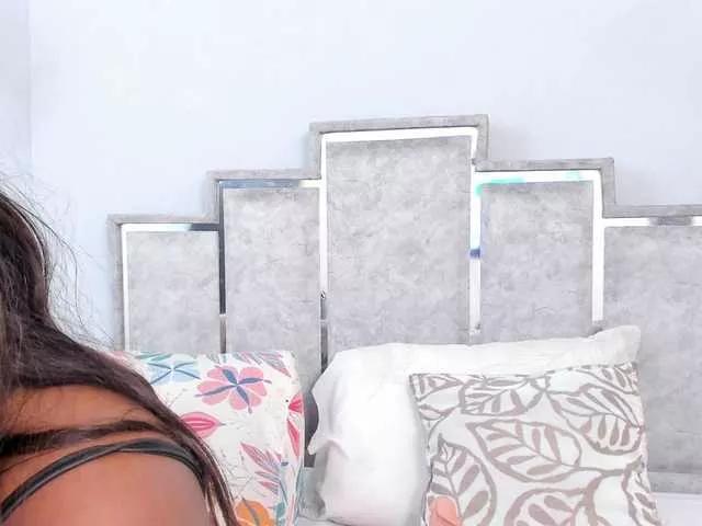 GabyyJones on BongaCams 