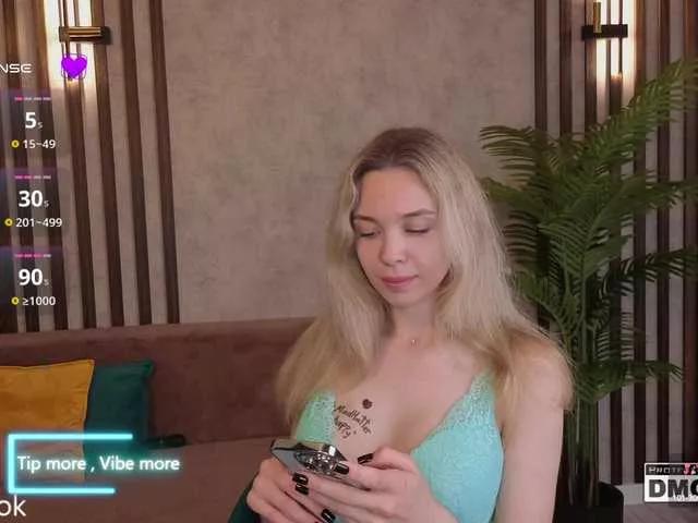 Hollywww on BongaCams 