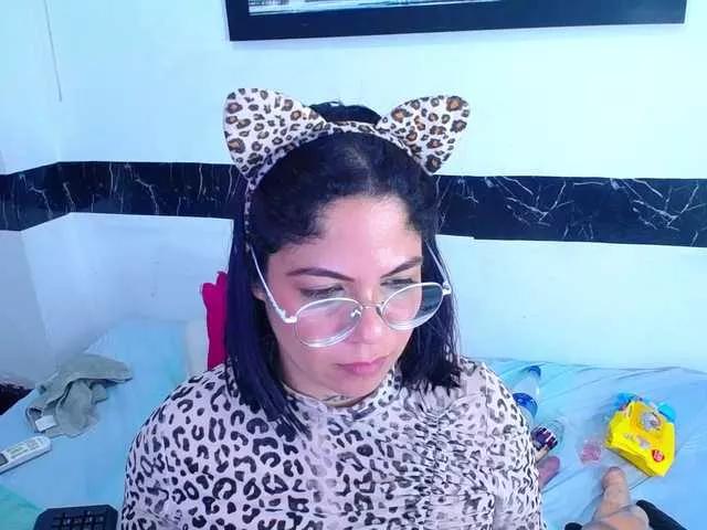 horny-cougar on BongaCams 