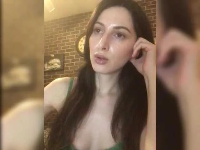 Hot-lina on BongaCams 