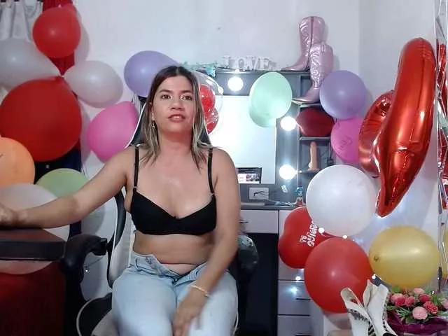 hot-sexy-bunny on BongaCams 