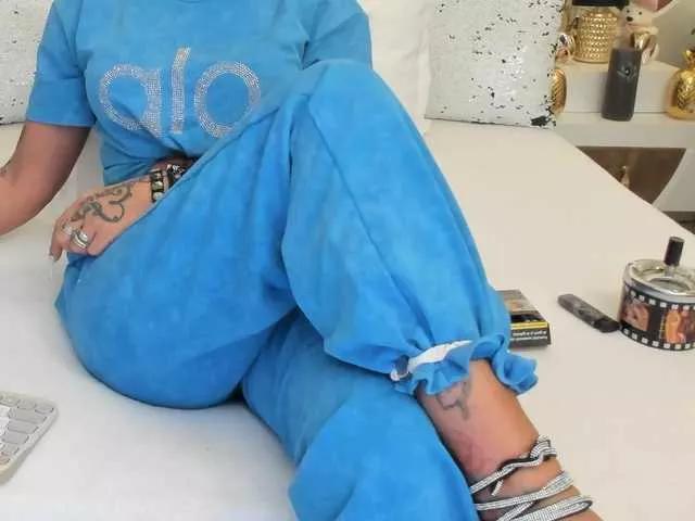 hotred69xxx on BongaCams 